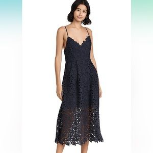 Francesca’s BNWT Lana Lace MIDI Dress Size Small, Navy